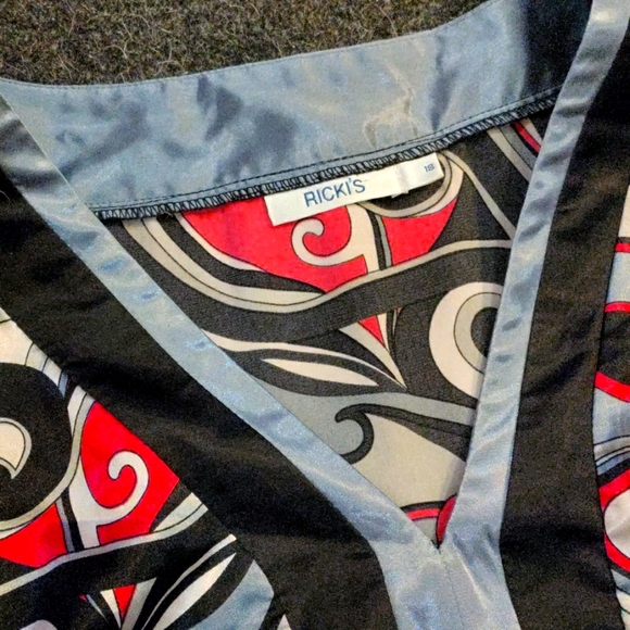 Ricki's blouse - Size 18; Pink/Grey/Black/White - Picture 2 of 3